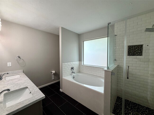 Building Photo - 25206 Barmby Dr