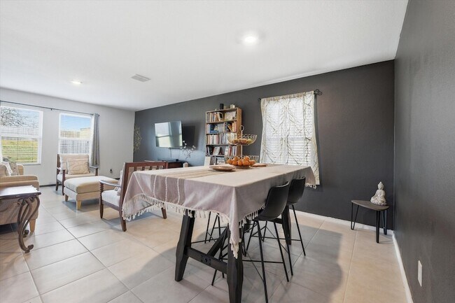 Building Photo - 1393 Beach Dr