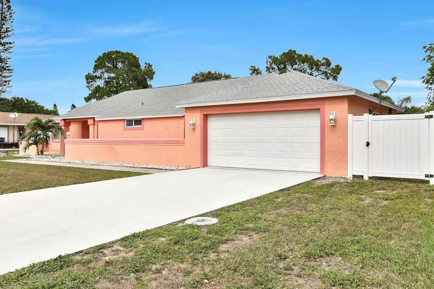 Building Photo - 7217 Alderwood Dr