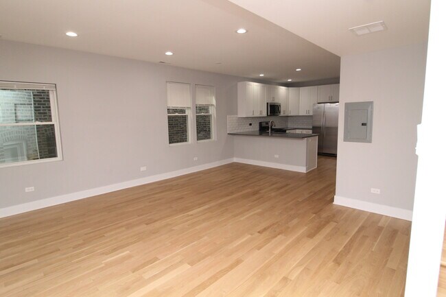 Building Photo - 1411 W Taylor St