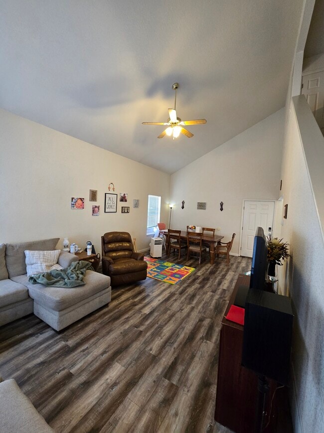 Building Photo - 1546 Columbine Village Dr
