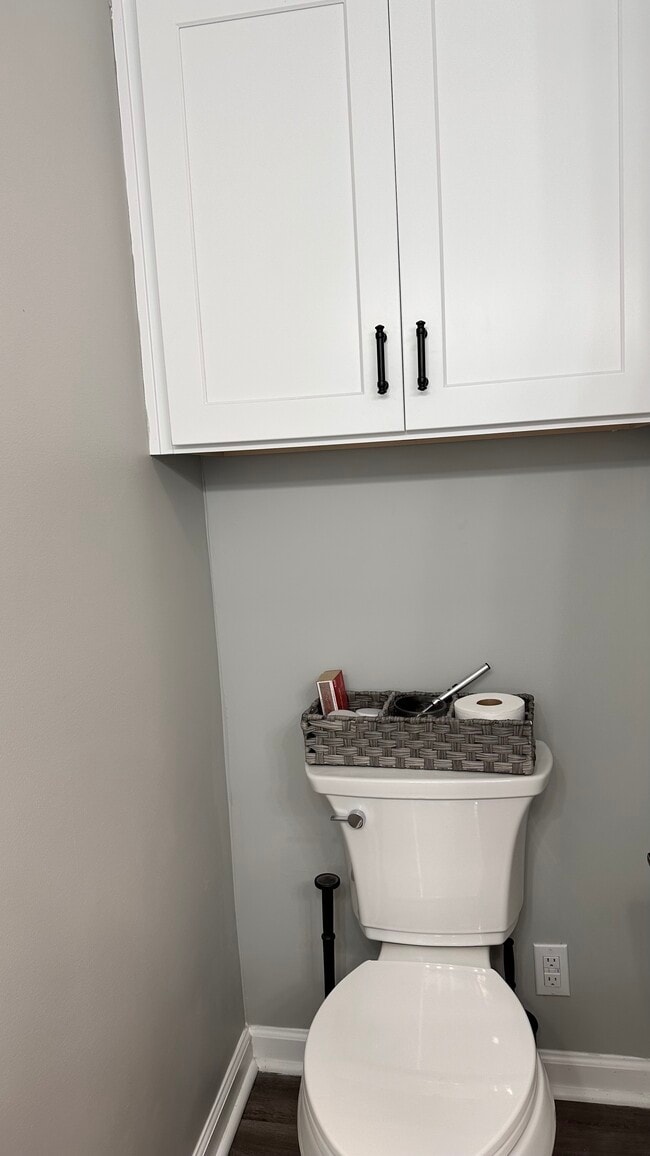 Building Photo - 6718 Deep Creek Dr