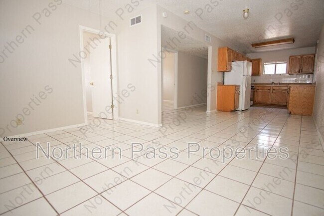 Building Photo - 2630 Mountain Ave