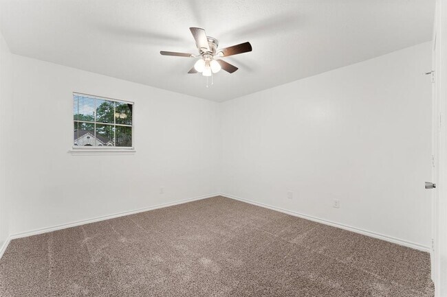 Building Photo - 14826 N Eldridge Pkwy