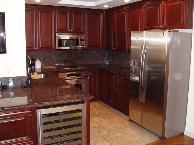 Building Photo - "Chic 1-Bedroom Urban Retreat in Vibrant San Diego Locale!"