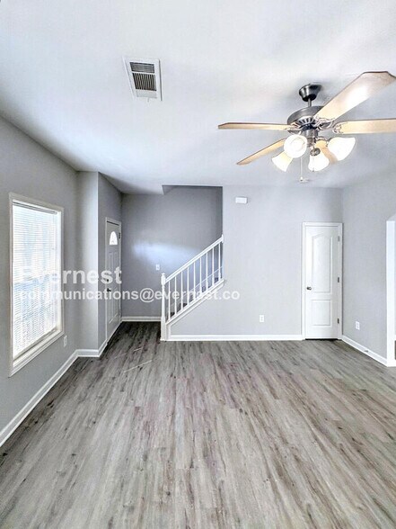 Building Photo - 8622 Thomas Rd