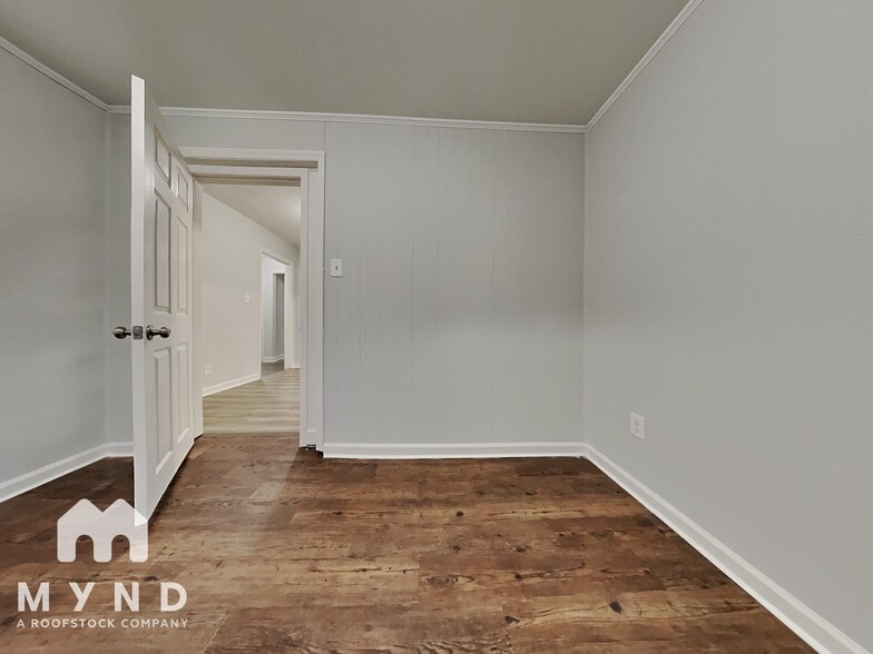 Building Photo - 1720 Finchley Dr