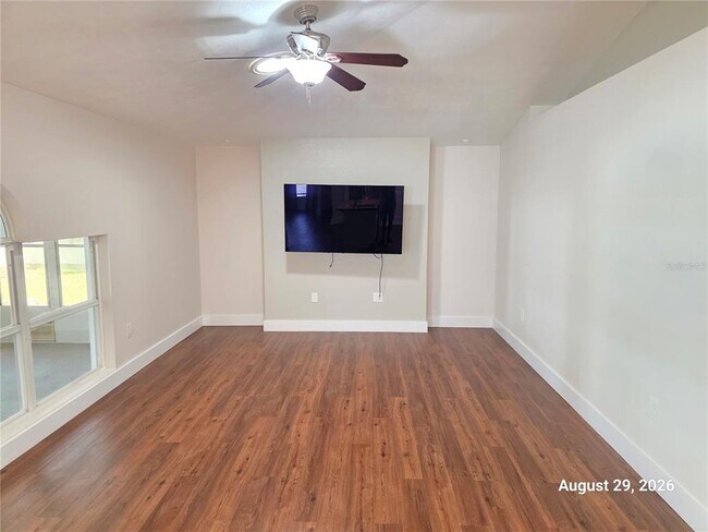 Building Photo - 834 Amidon St