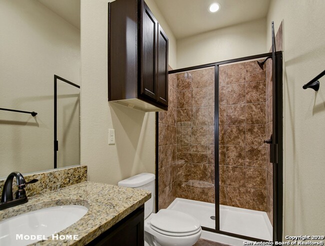 Building Photo - Beautiful Duplex in New Braunfels!
