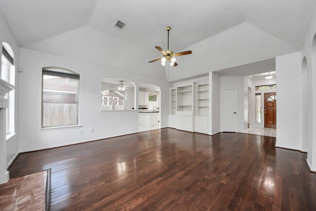 Building Photo - 6406 Castle Ln Dr