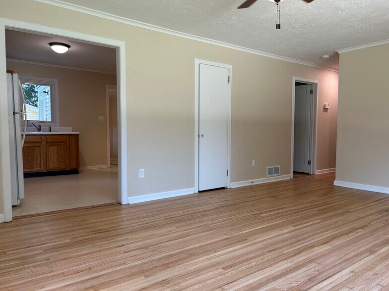Building Photo - 540 3rd St