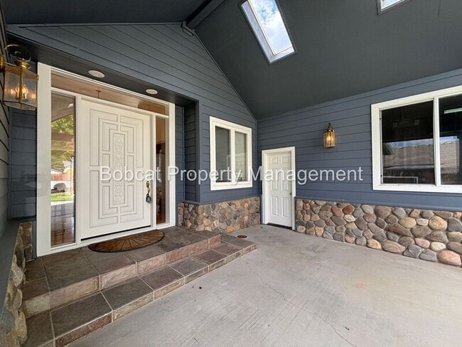 Building Photo - 1300 Bridle Way