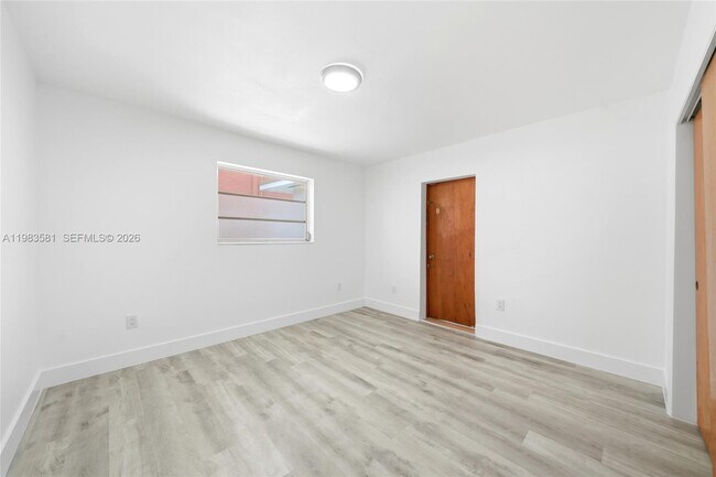 Building Photo - 1781 SW 13th St