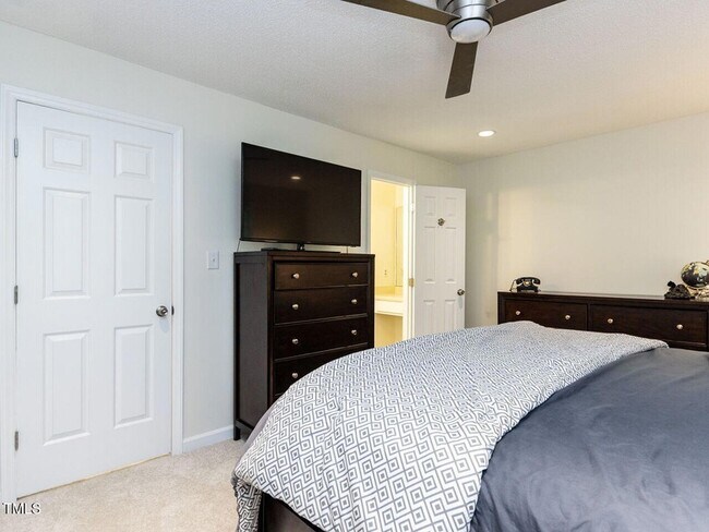 Building Photo - 4646 Fawnbrook Cir