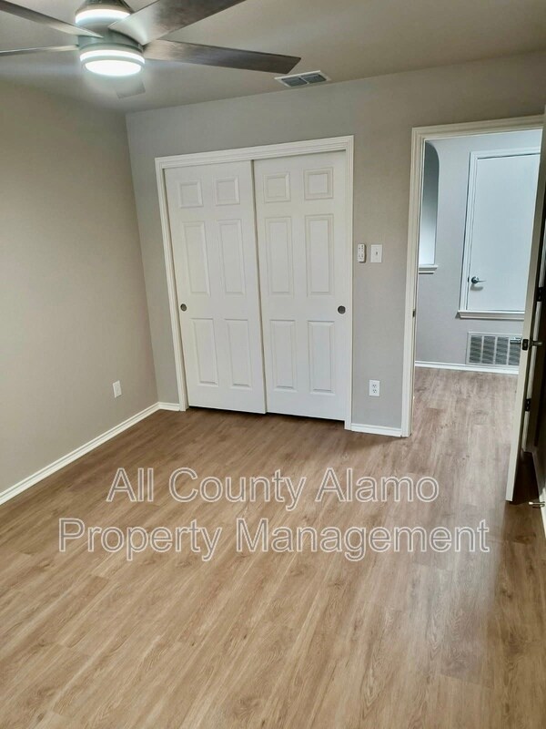 Building Photo - 10316 Artesia Wells