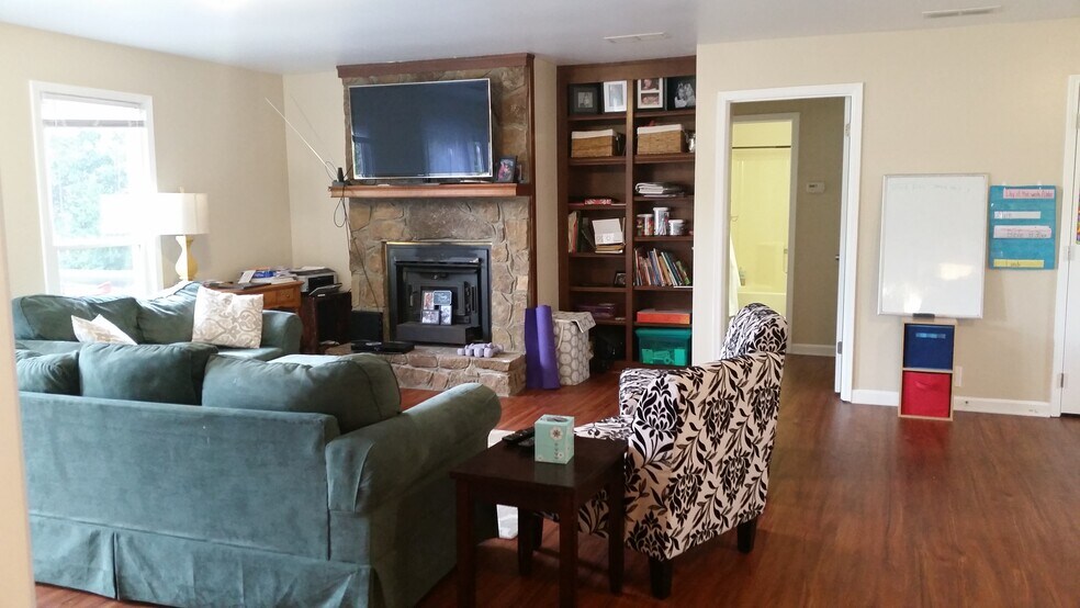 Building Photo - 2875 Dishroom Road