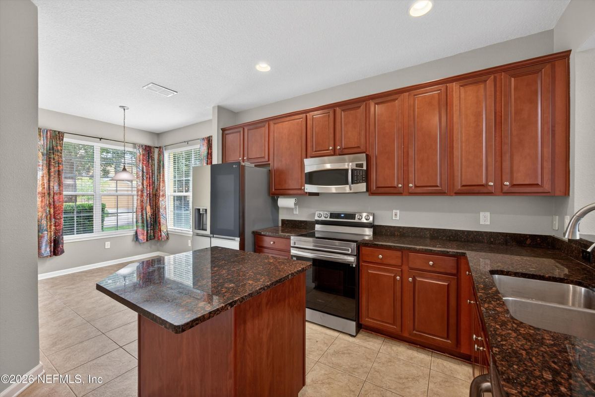 Building Photo - 14028 Saddlehill Ct