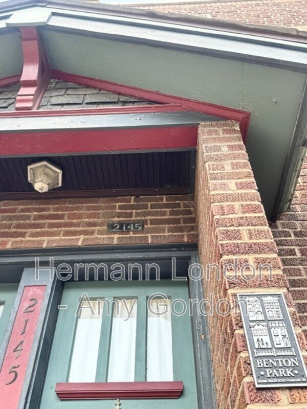 Building Photo - 2145 Victor St