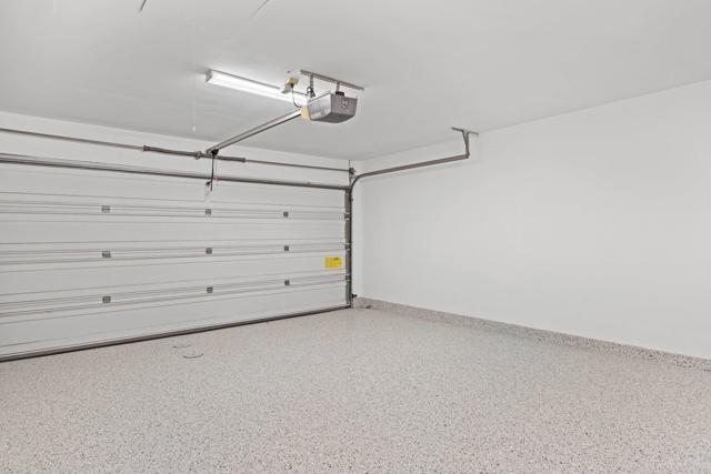 Building Photo - 1420 Flair Dr