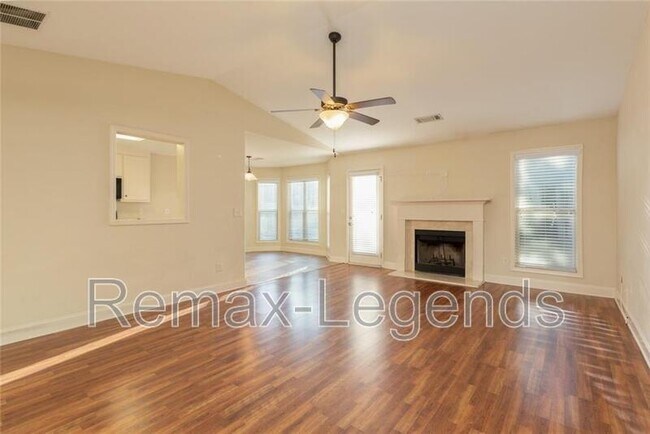 Building Photo - 947 Haymon Dr