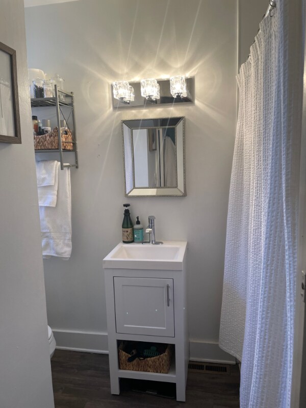 Building Photo - 3581 S Kinnickinnic Ave