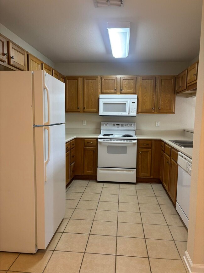 Building Photo - 4434 Gearhart Rd