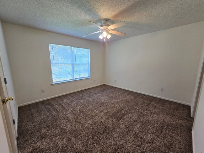 Building Photo - 9842 Whitefield Ave