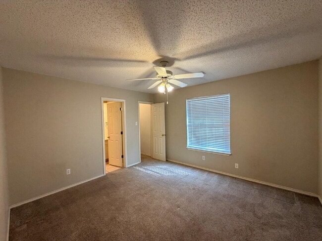 Building Photo - 8232 Raleigh Ave