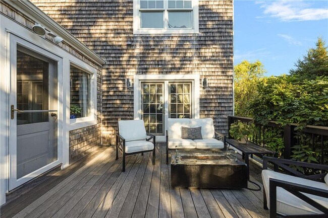 Building Photo - 9 White Terrace