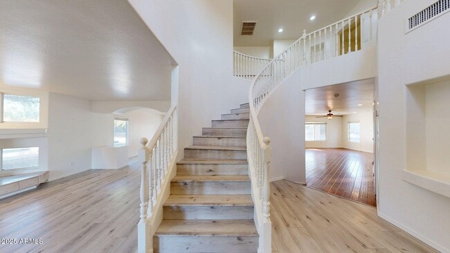 Building Photo - 6434 W Honeysuckle Dr
