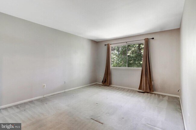 Building Photo - 5707 Waters Edge Landing Court