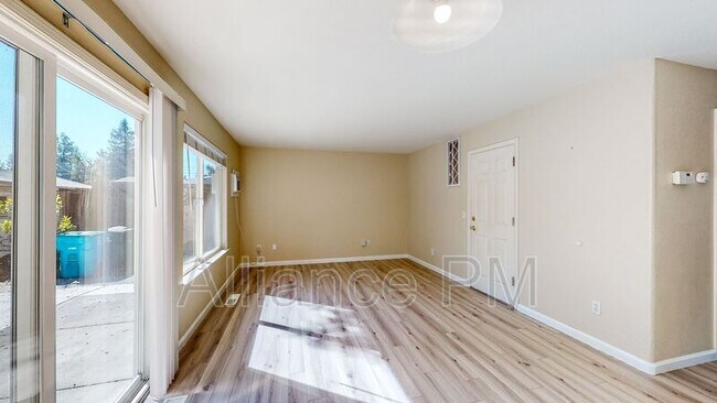 Building Photo - 1520 Humboldt St