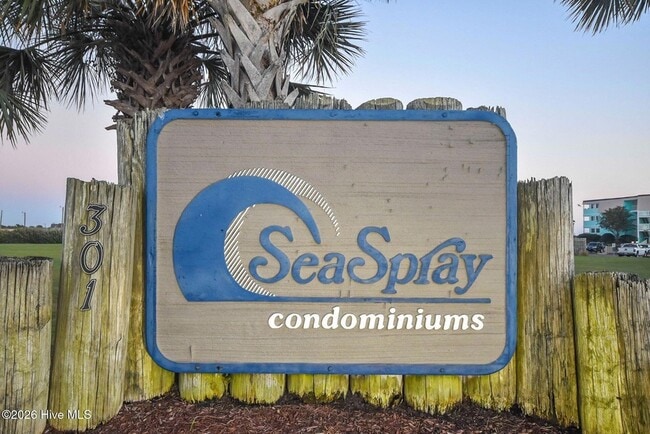 Building Photo - 301 Commerce Way