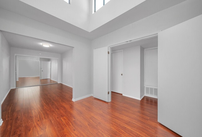 Building Photo - 11260 Overland Ave