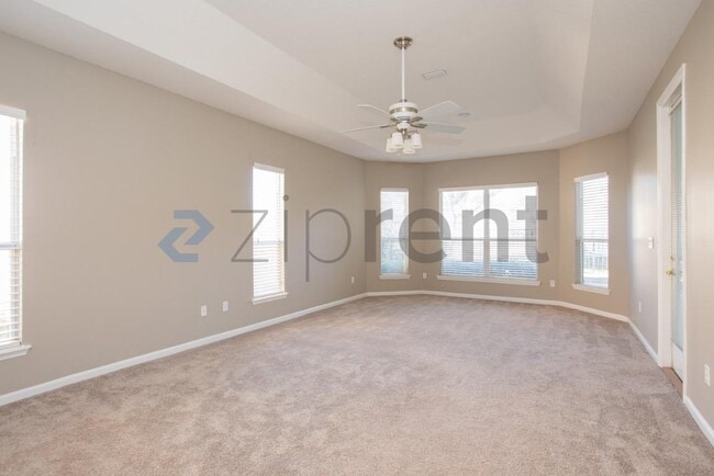 Building Photo - 932 Gallier Pl