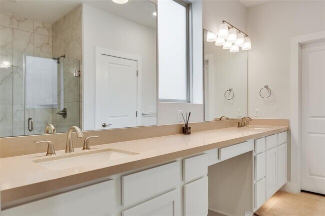 Building Photo - 8608 McKamy Dr