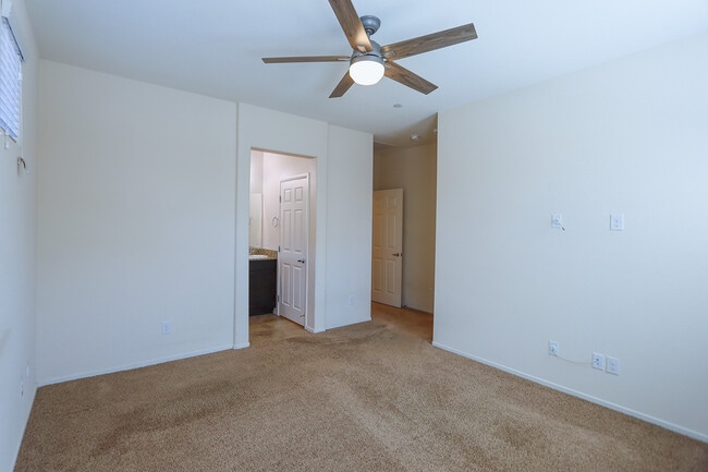 Building Photo - 1294 Luna del Oro Ln