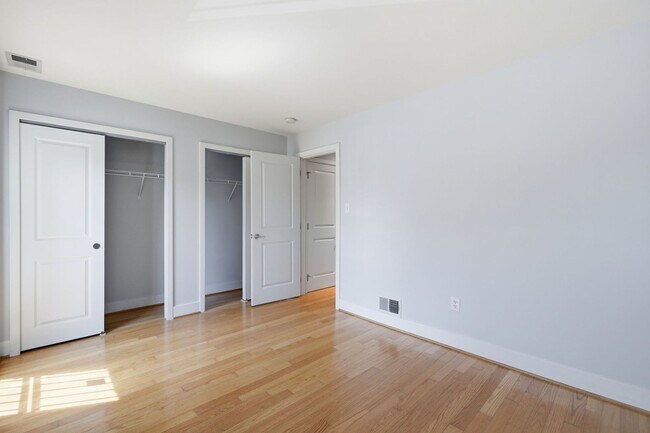 Building Photo - 1BR in the Heart of Logan Circle