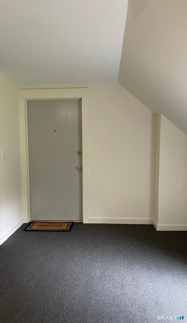 Building Photo - 14b Algonquin Ln