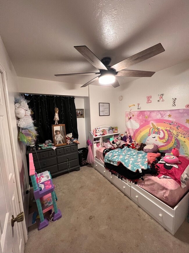 Building Photo - 841 Wildrose Ln