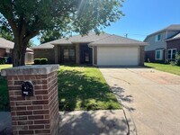 Building Photo - Great 3 Bed 2 Bath In Edmond