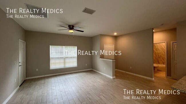 Building Photo - 3290 Halden Ave SE