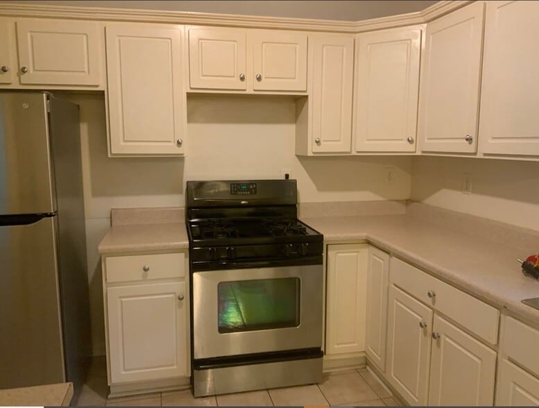 Kitchen View 2 - 657 Home Avenue SE