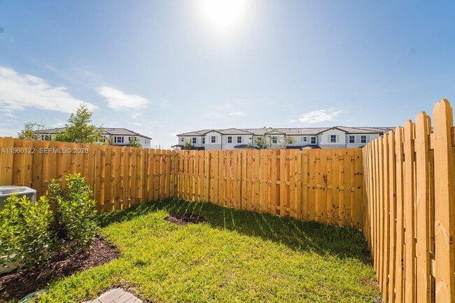 Building Photo - 2620 SE 28th Dr