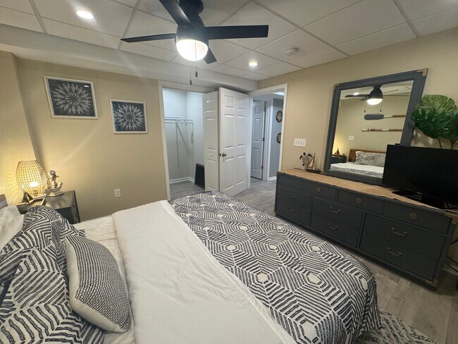 Building Photo - 2094 Fieldcrest Dr