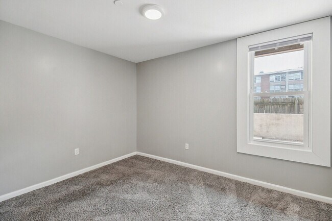 Building Photo - 3416-3422 N Sydenham St
