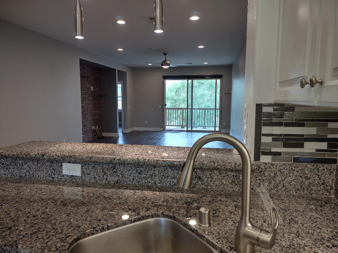 Building Photo - 982 Sweetbriar Ln