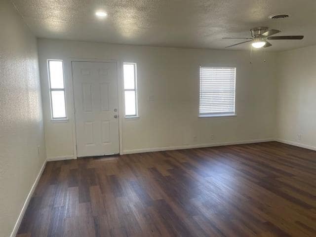 Building Photo - 1838 Kent Dr