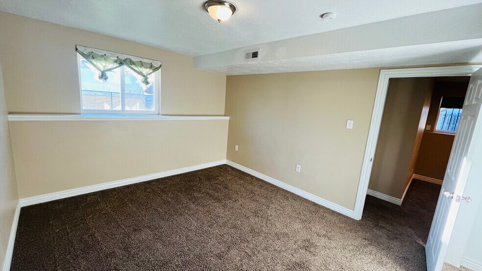 Building Photo - 3016 W 1050 N