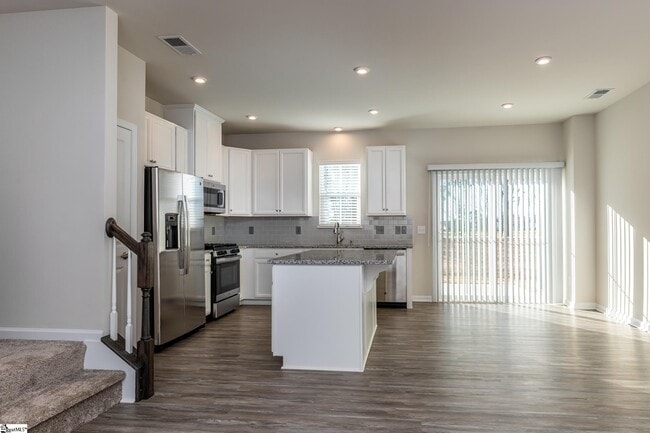Building Photo - 237 Roudwood Dr